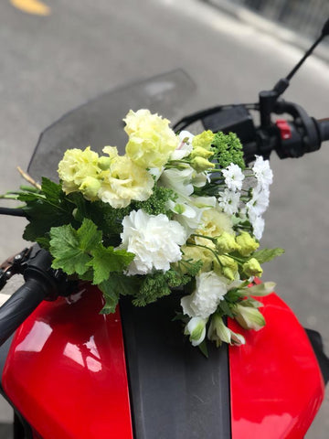 Small white and butter bouquet